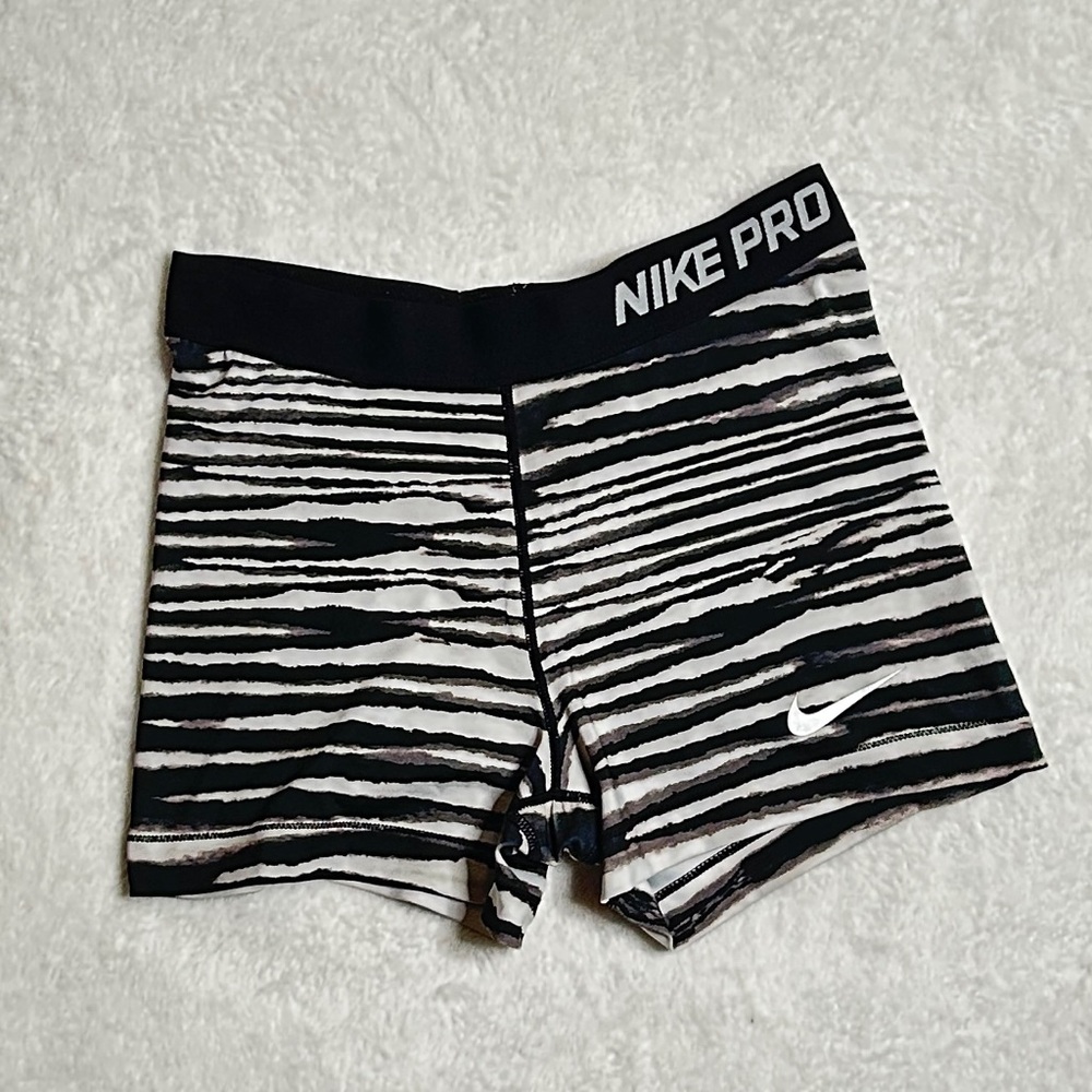 Nike Pro Zebra Print Compression Shorts | Black & White